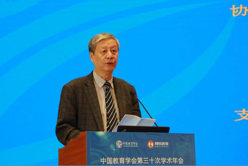 华体会(中国)会长钟秉林_副本.jpg